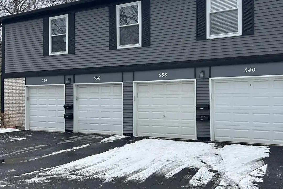 536 W Inverrary Ln – photo 1 of 36