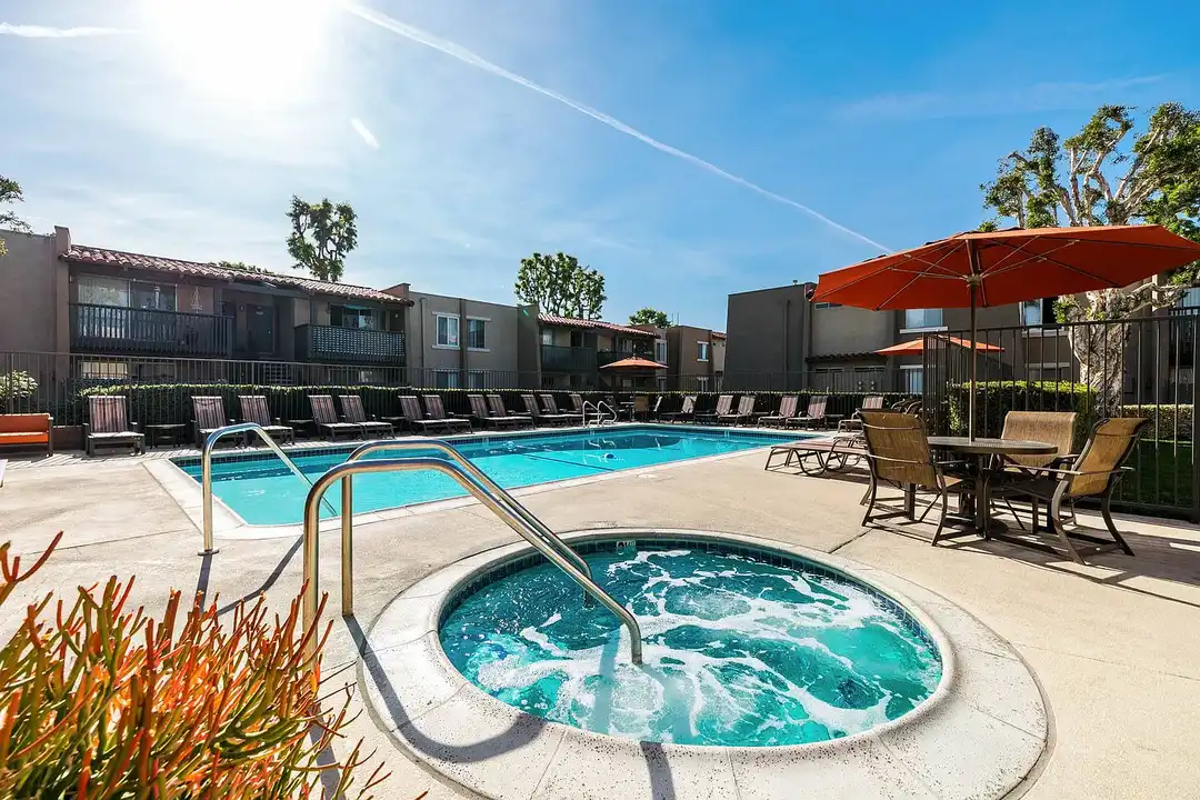 CASA GRANDE APARTMENT HOMES - View 4