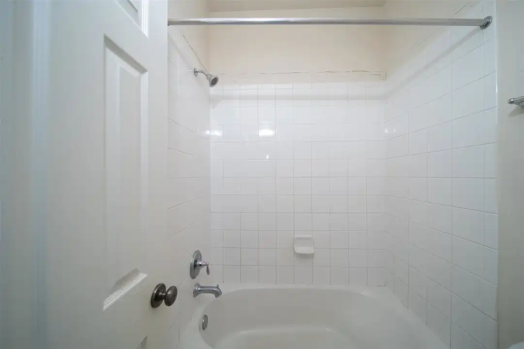 12811 Flat Creek Dr - More