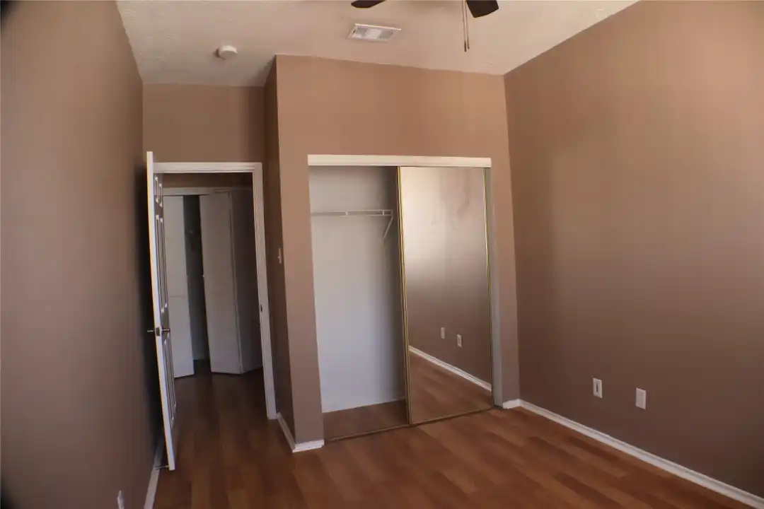 Apartment in Houston - More