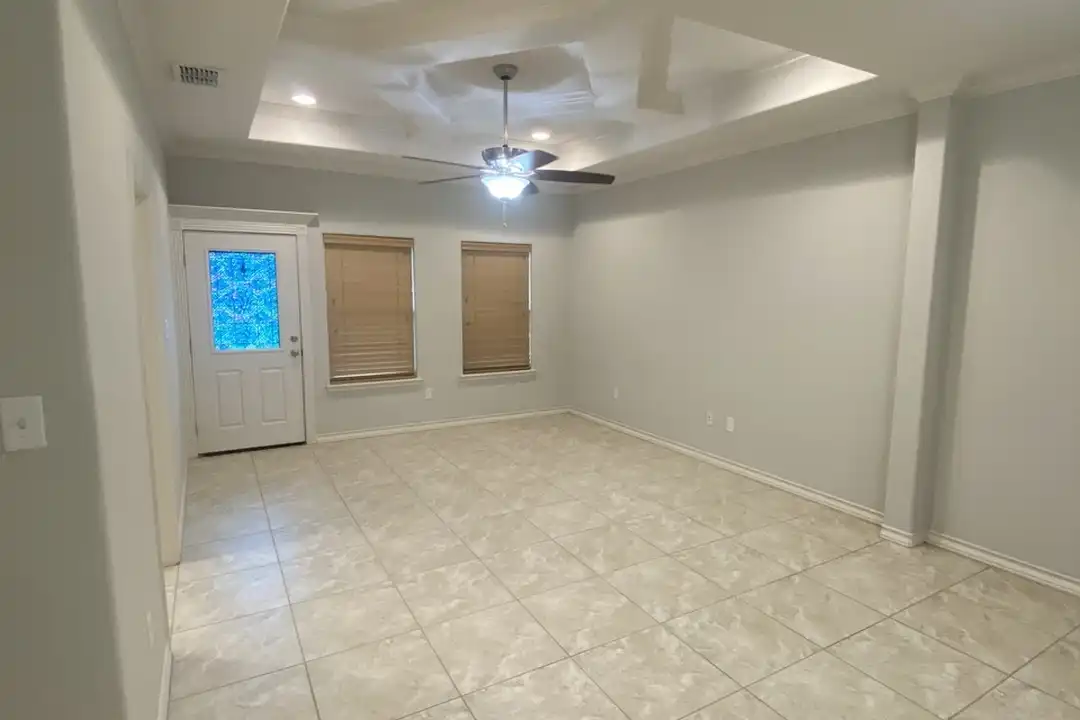 1818 Rodd Field Rd unit B2 - View 2