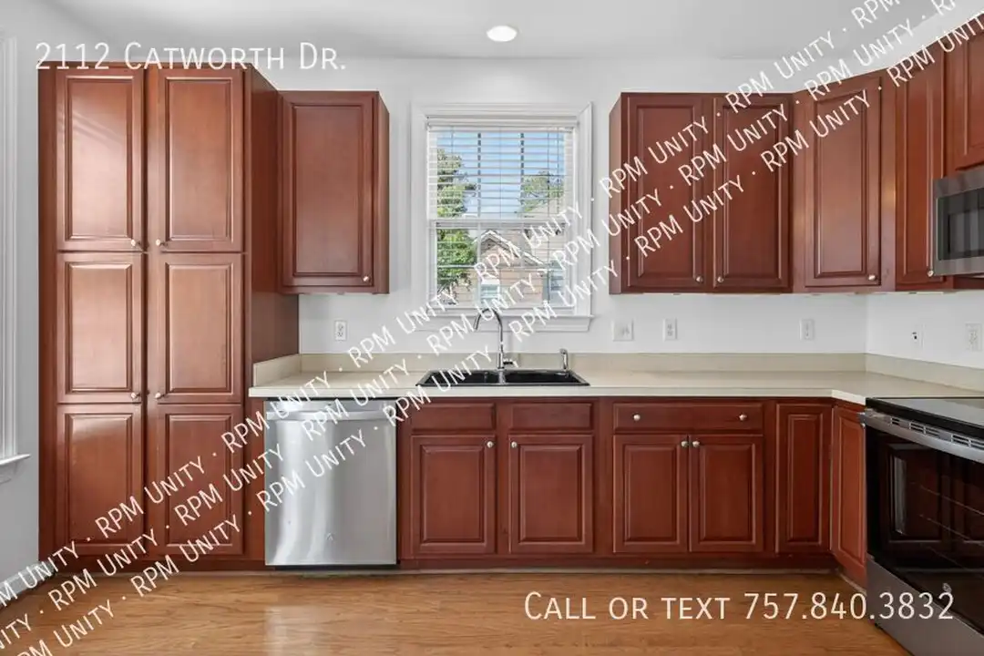 2112 Catworth Dr - View 5