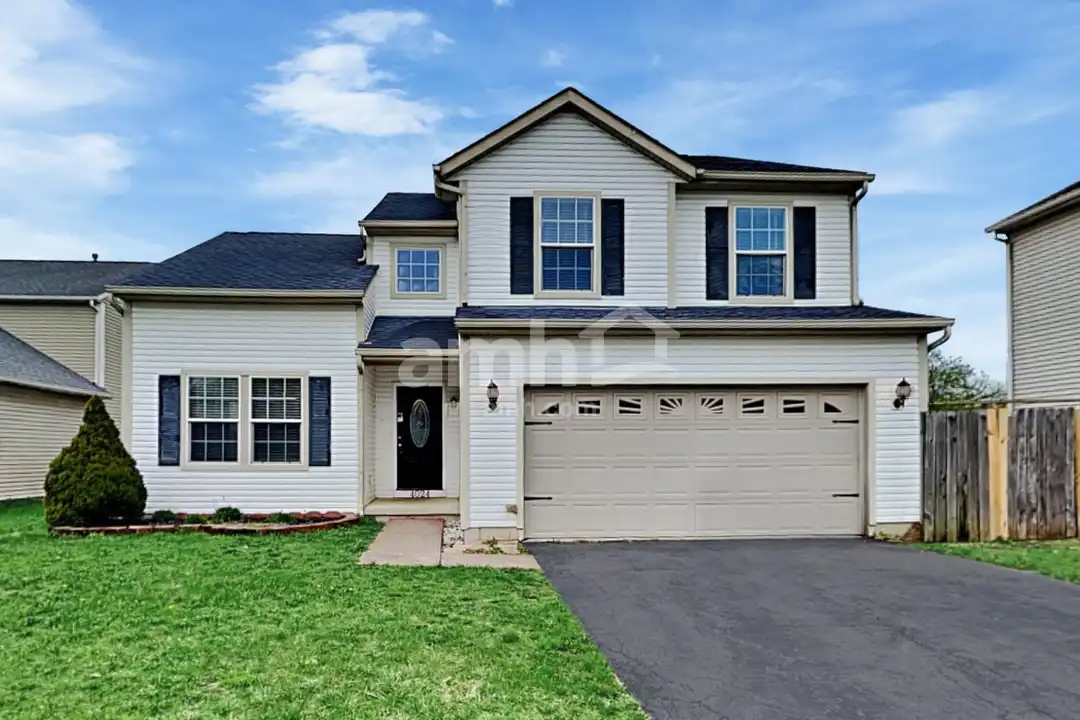 4024 Walnut Crossing Dr – photo 1 of 20