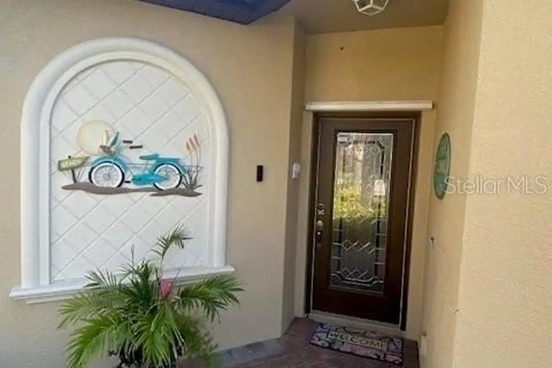 6760 Willowshire Way - View 2