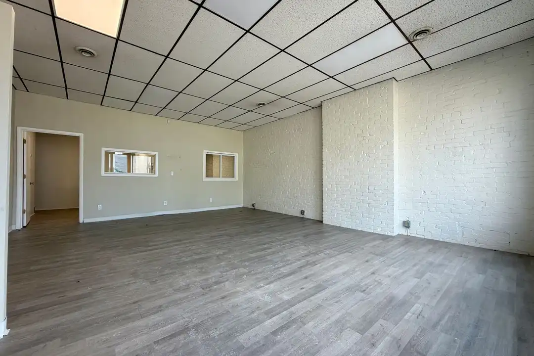 3528 Boulevard of the Allies unit 3528 – photo 1