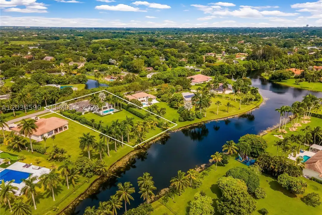 4242 SW 107th Way - View 2
