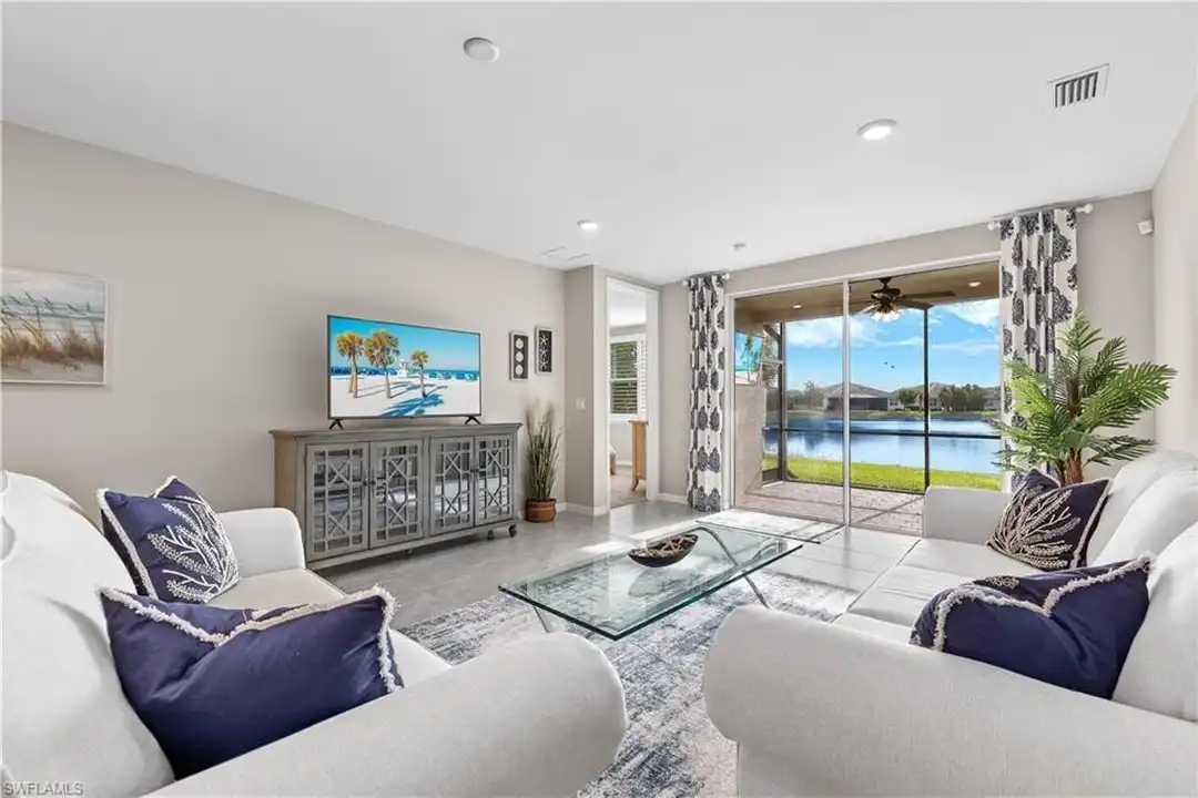 14558 Edgewater Cir - View 2