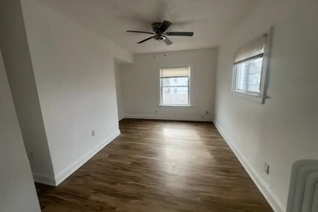 9605 Lorain Ave unit 3146 W 95th St. - Unit 15 – photo 1