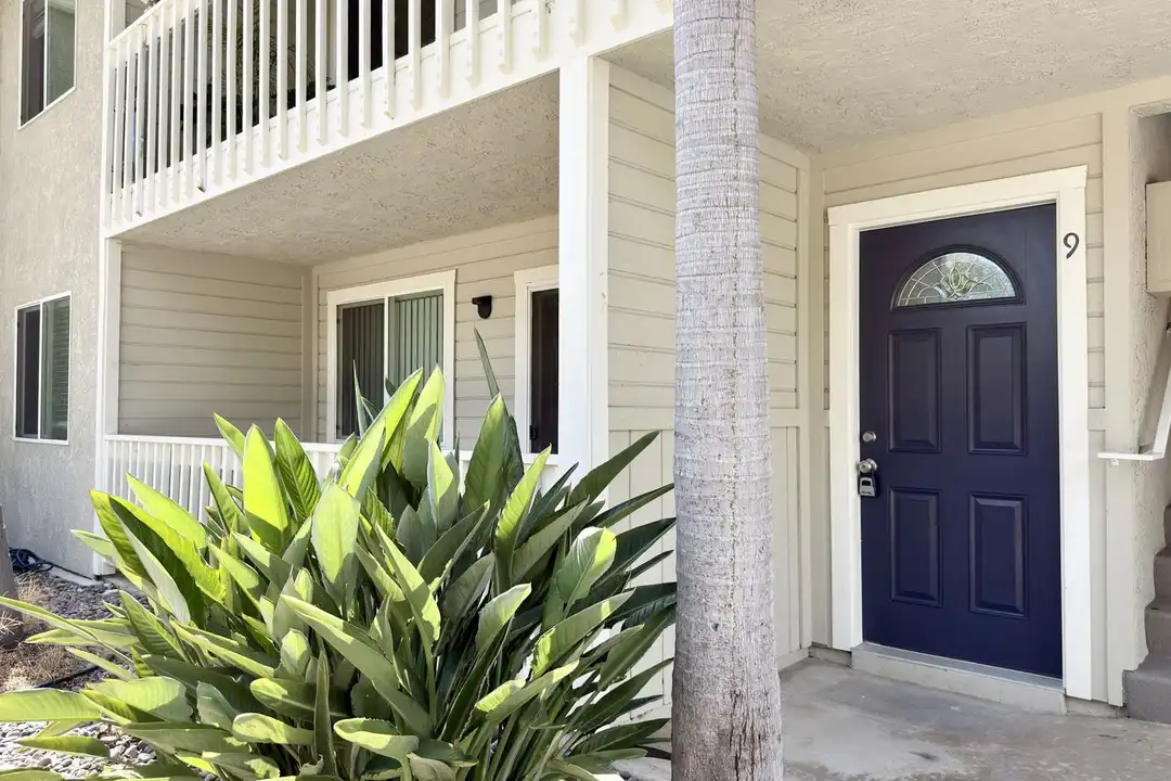 1435 N Vulcan Ave unit 9 - View 2