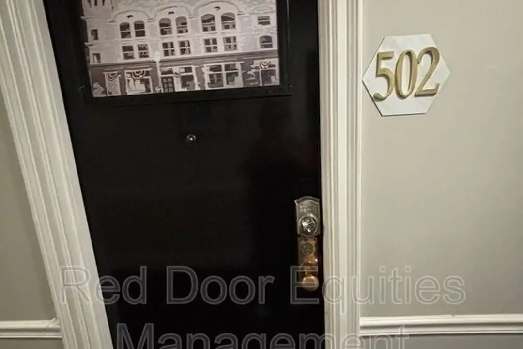 123 N Broad St unit 502 – photo 1