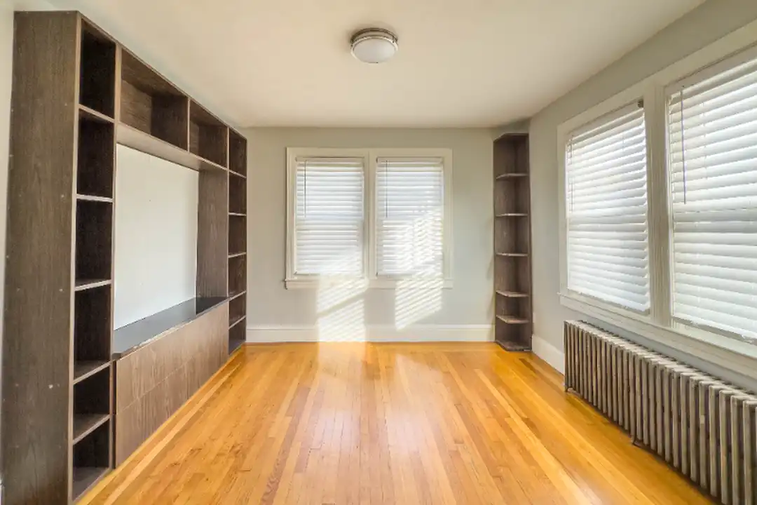 419 Maple Ave unit 1 - View 3