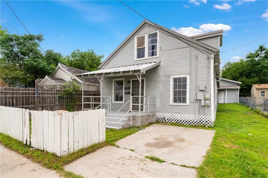 2245 Comanche St #A – photo 1