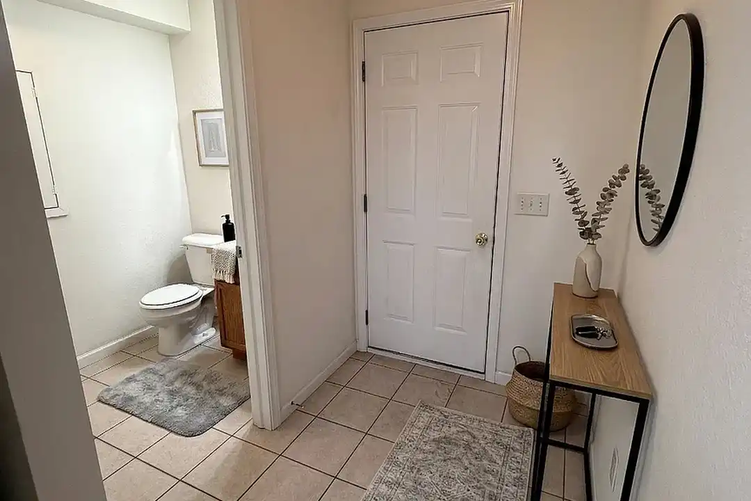 Sawgrass Apartments & Townhomes – photo 1