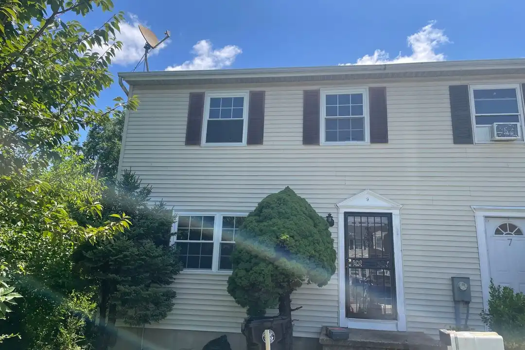 9 Lenis Ct – photo 1 of 22