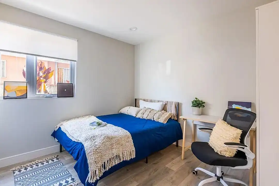1458 W 37th Pl unit 1458 - Rm 305 - View 5