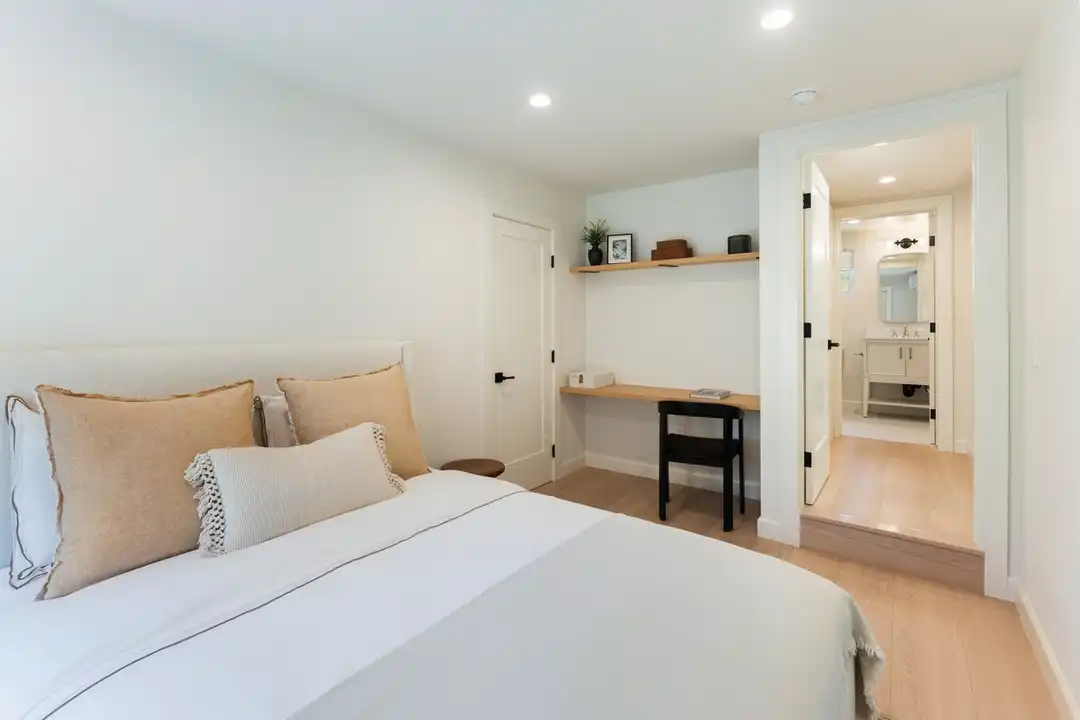 8752 Ashcroft Ave - View 4
