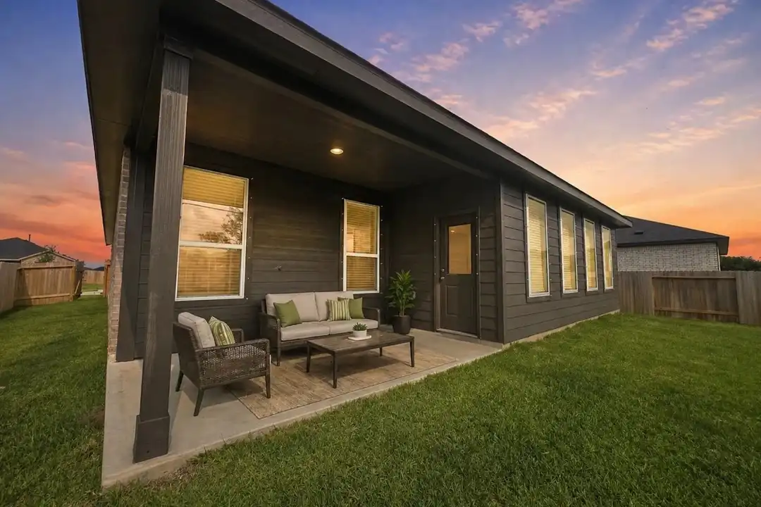 513 Robin Ct - View 2