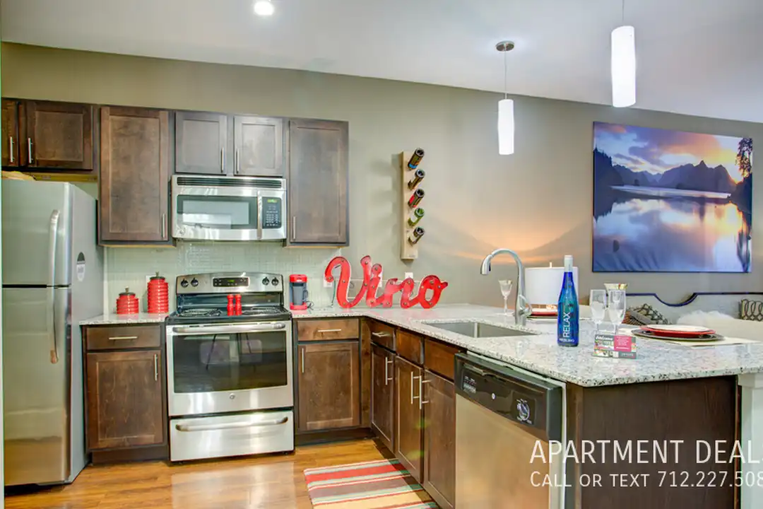 1232 W Grand Pkwy S - View 2