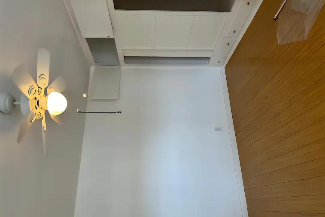 622 E Windsor Rd unit 17 - View 2