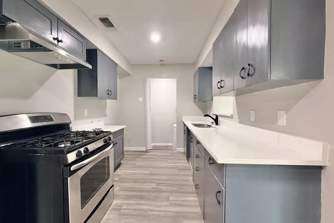 4535 Lark Ave - More