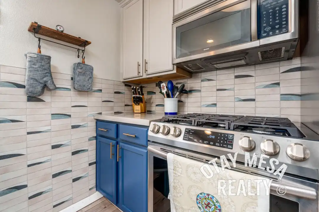 263 Dahlia Ave unit 10 - View 4
