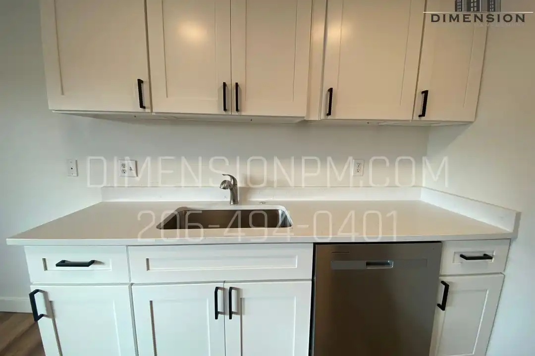 Apartment in Des Moines - More