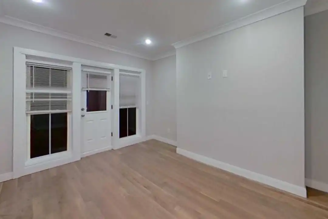 Apartment in Brighton, Cleveland Circle - View 4