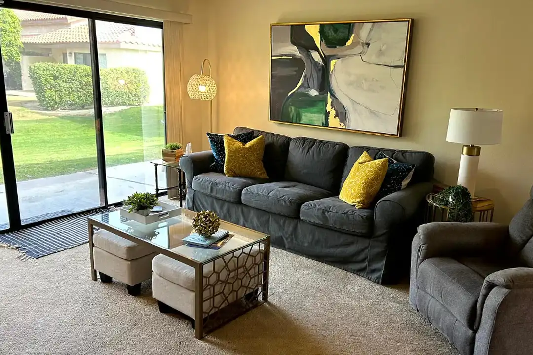 206 Lakecrest Ln - View 3