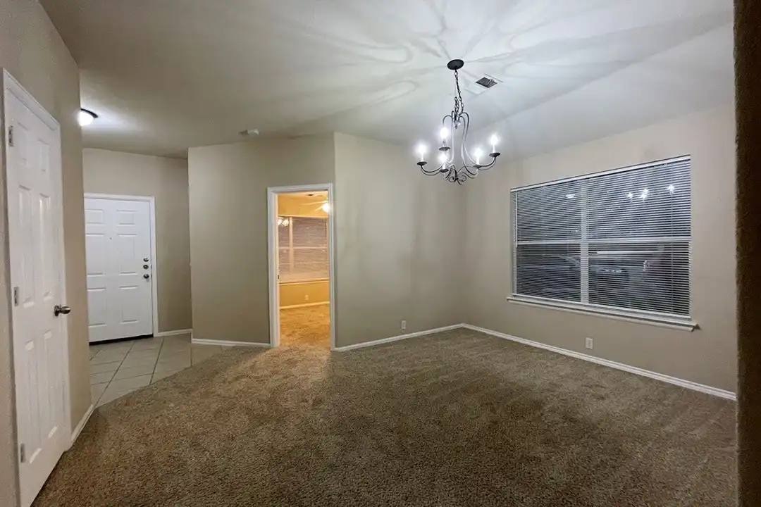376 Spruce Dr - View 3