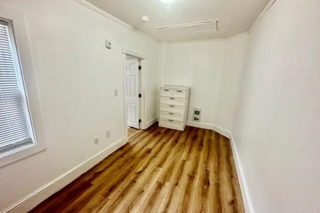 288 Hanover St - View 2