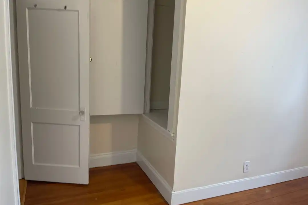 437 Cambridge St – další