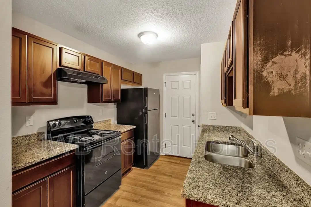 5658 Doeboy St – pohled 2