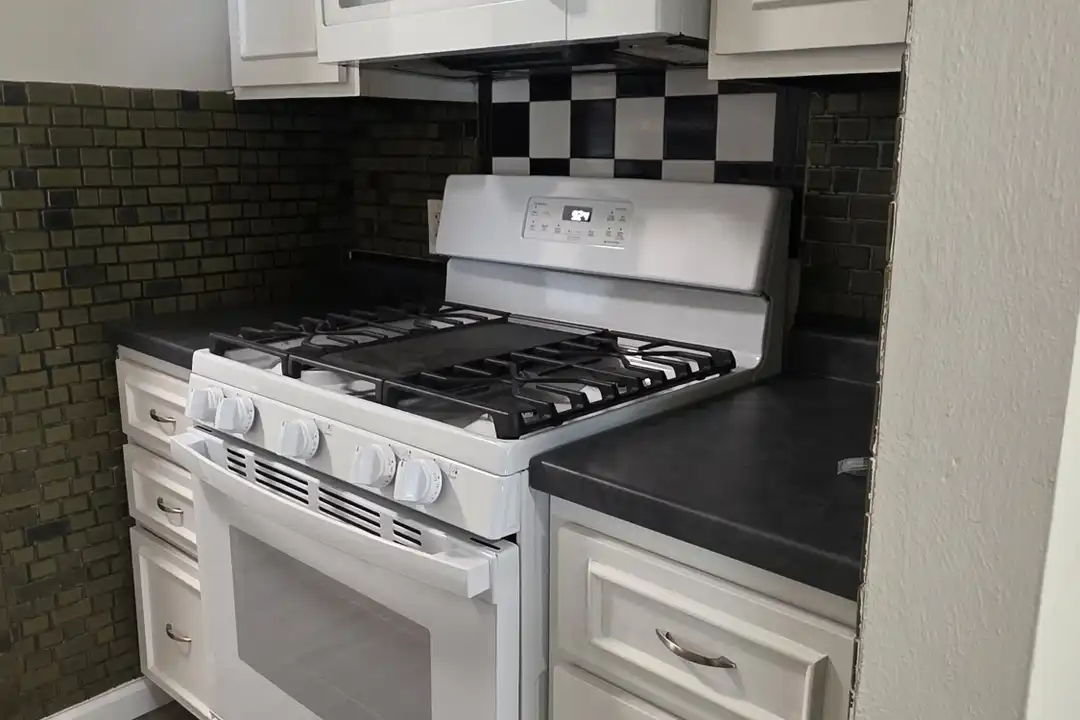 2259 Ainsworth Dr - View 6
