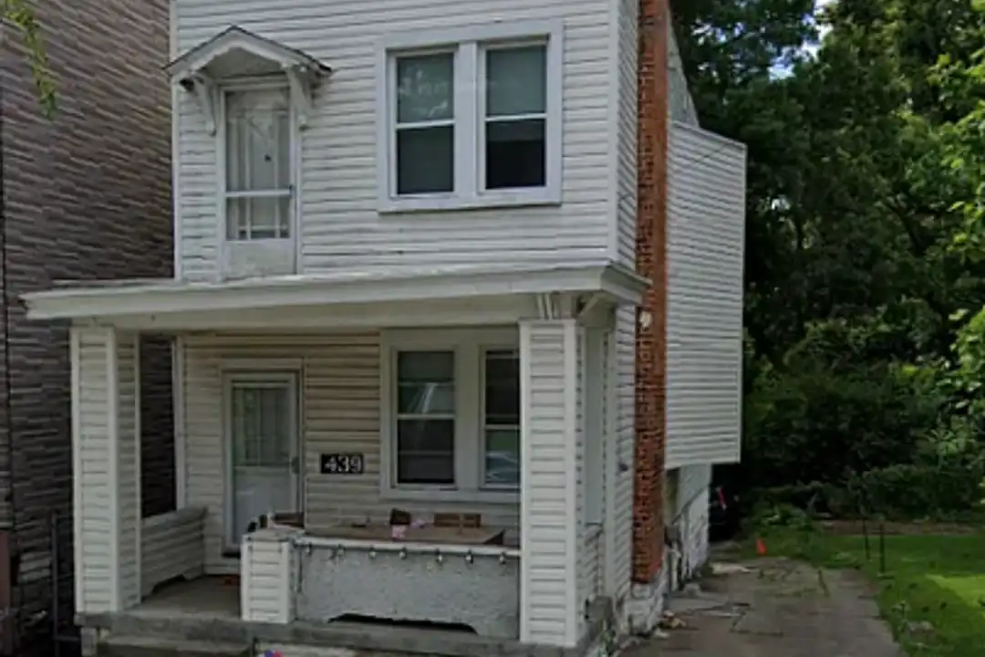 439 Warner St unit 1 – photo 1