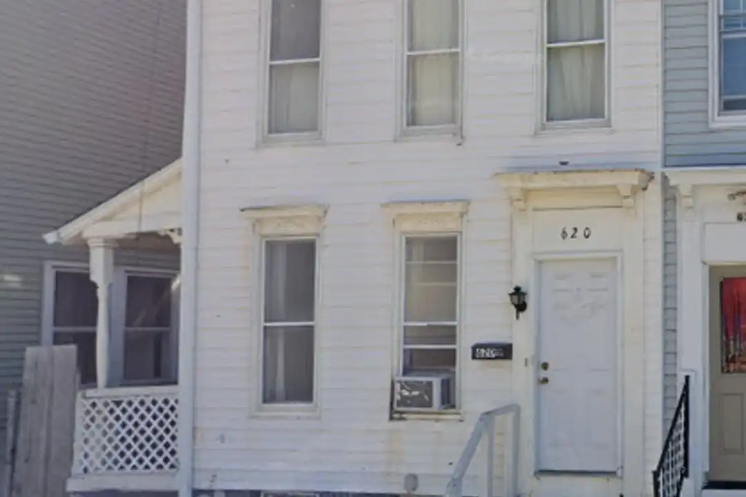 620 Company St – photo 1