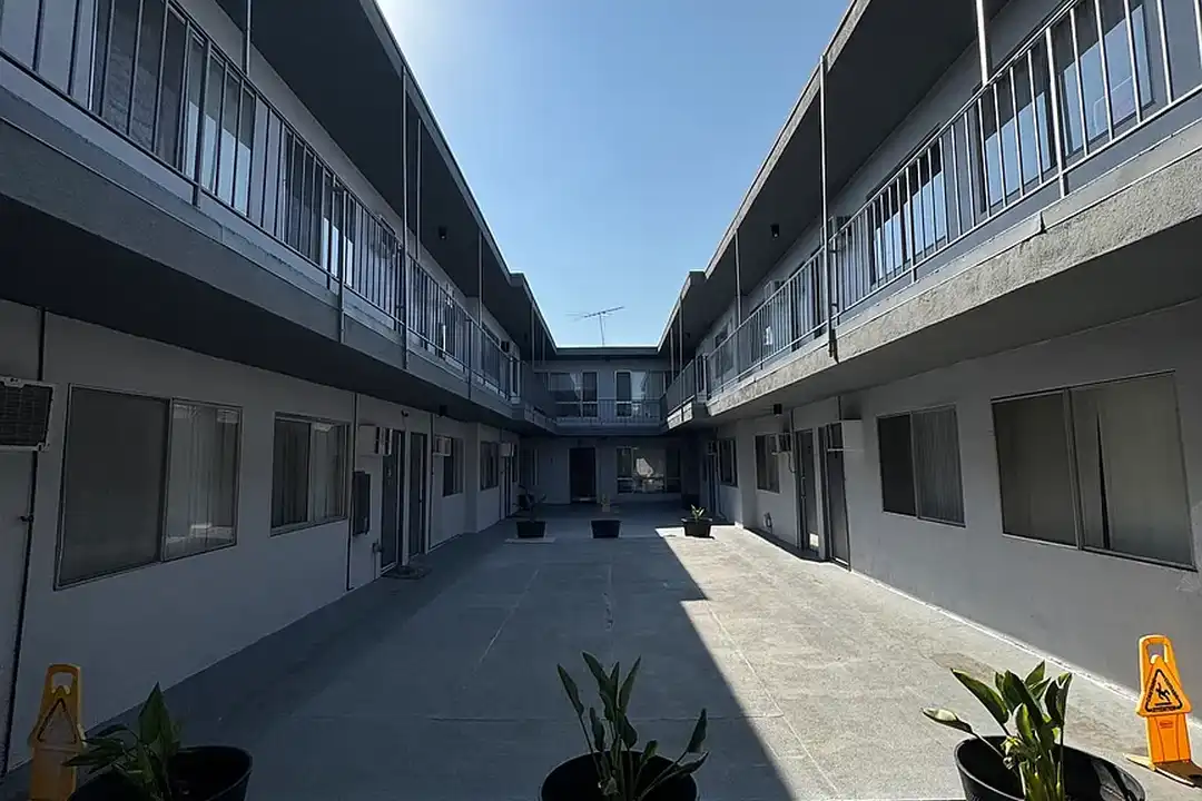 1165 N Normandie Ave - View 3
