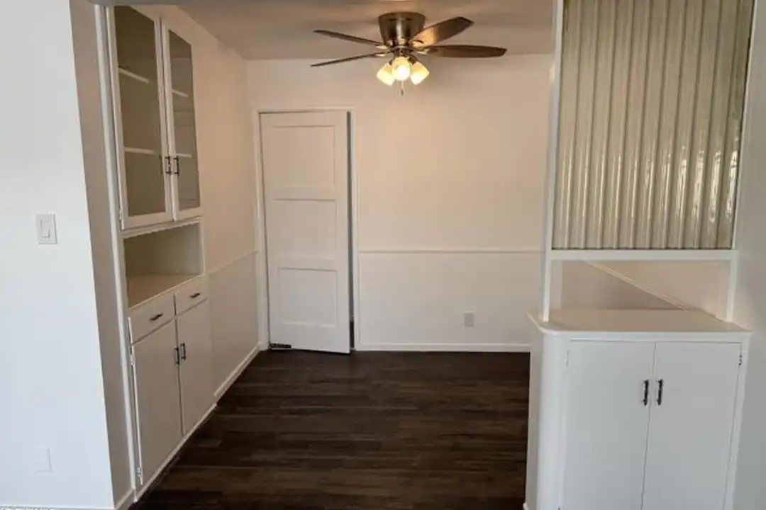 1204 N Monterey St unit E - View 4