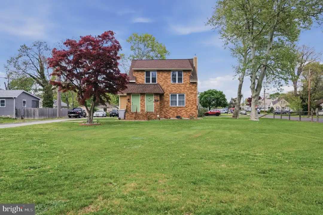 1130 E Park Ave #B – photo 1 of 23
