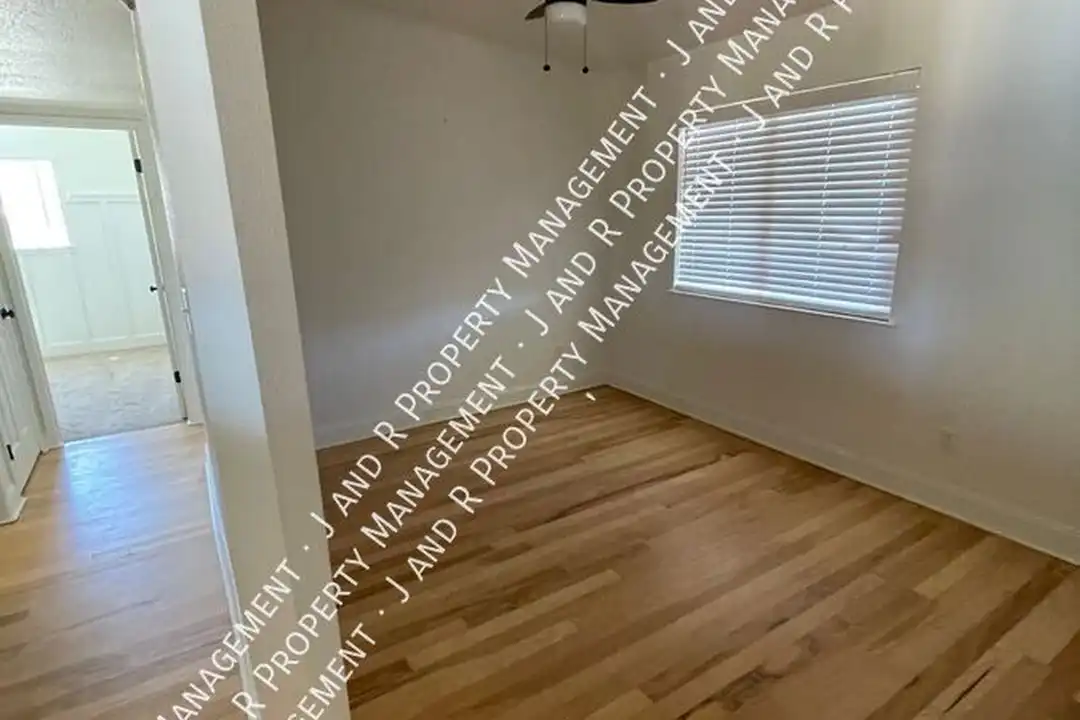 9628 Helio Dr - More