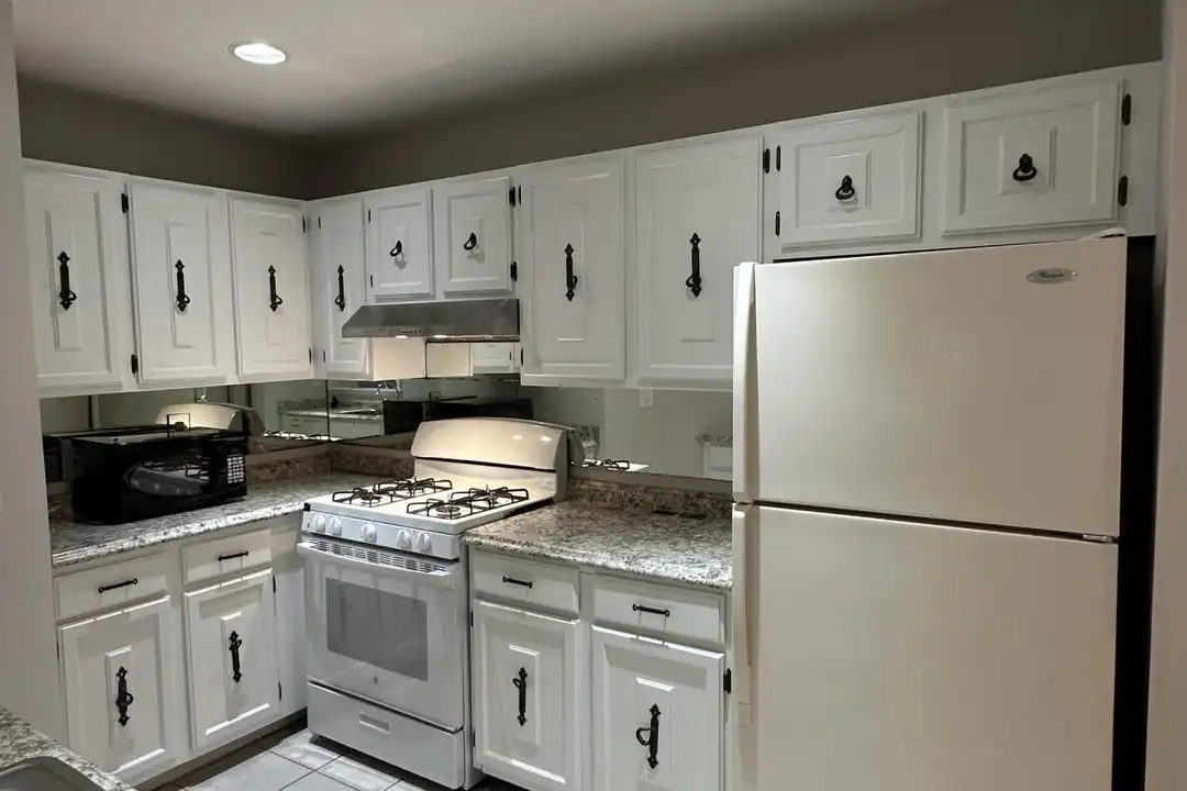 143 Tanglewood Pl - More