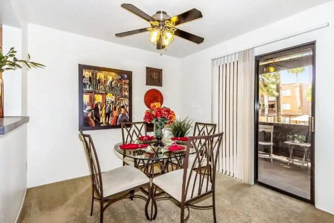 8851 N Oracle Rd - More