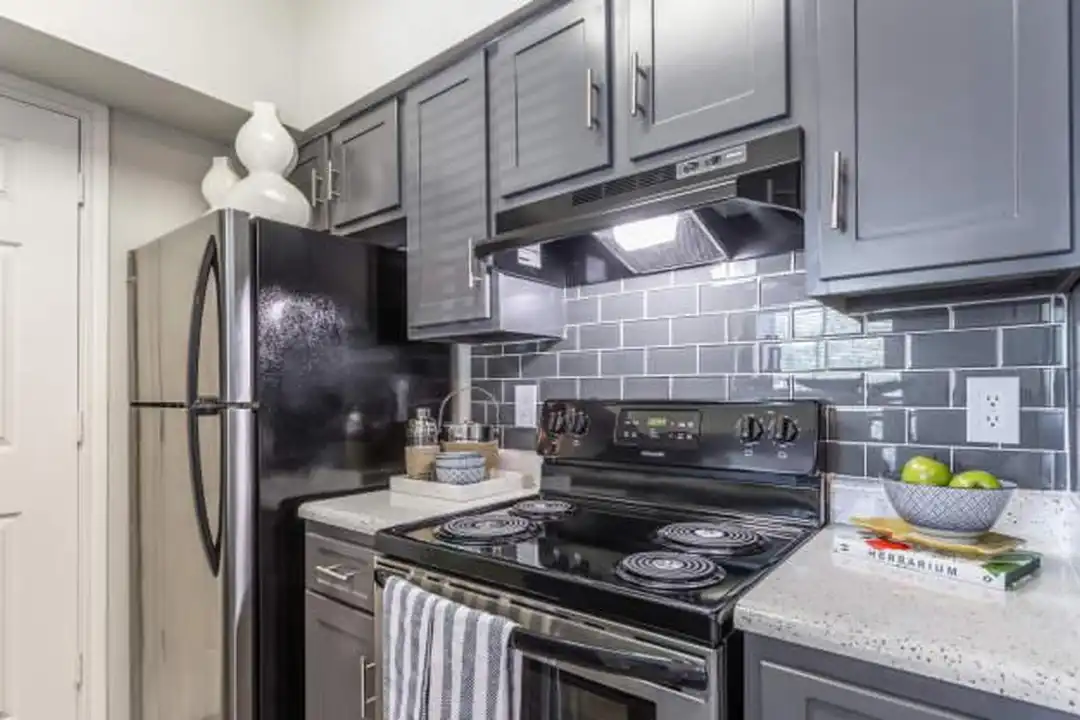 9782 Windwater Dr – pohled 3