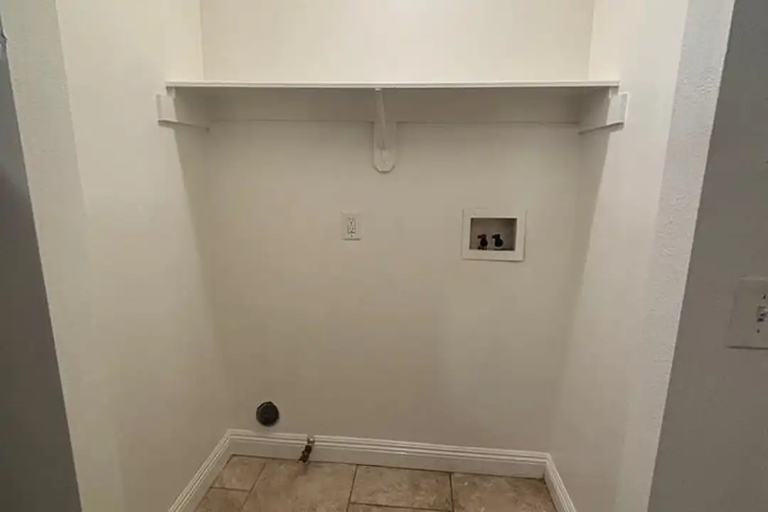 432 E 121st St - More