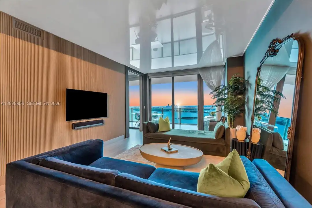 650 NE 32nd St unit 4405 - View 3
