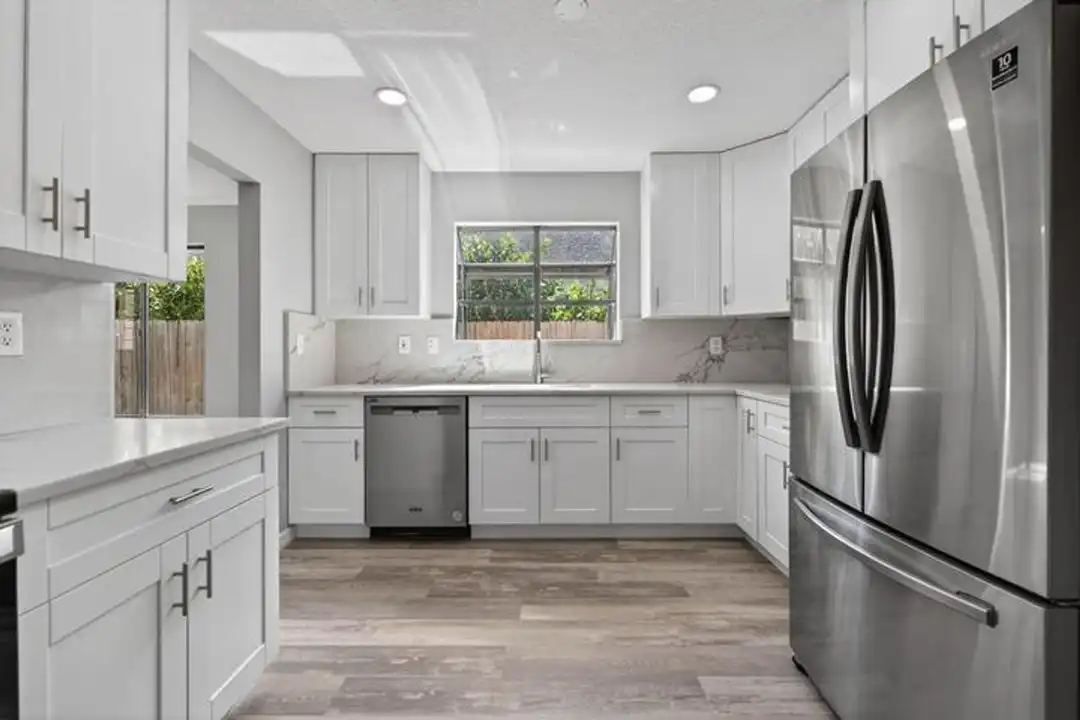 6119 Mullin St - View 3
