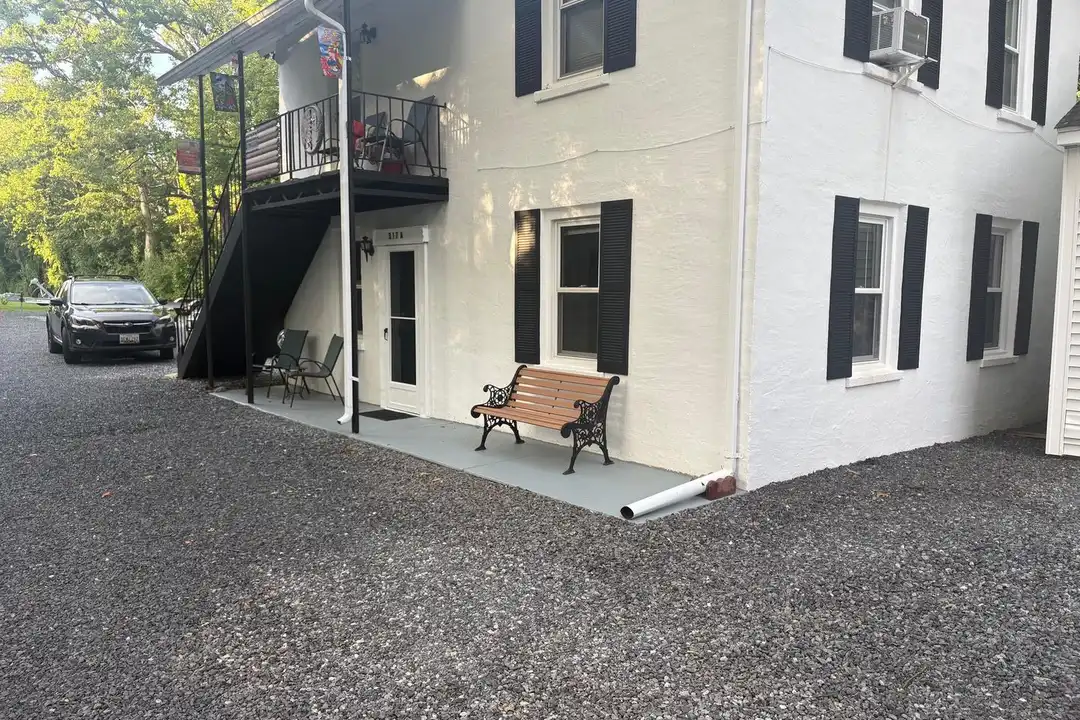 317 South Dr unit A – photo 1 of 10