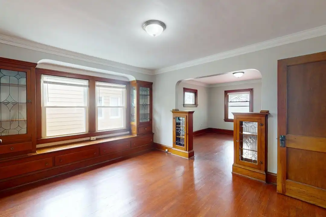 9715 Plymouth Ave unit Unit 2 – photo 1